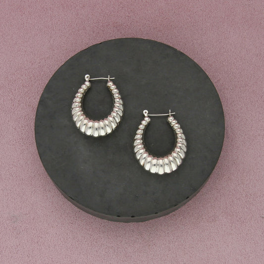 sterling silver vintage puffy scalloped shrimp hoop earrings