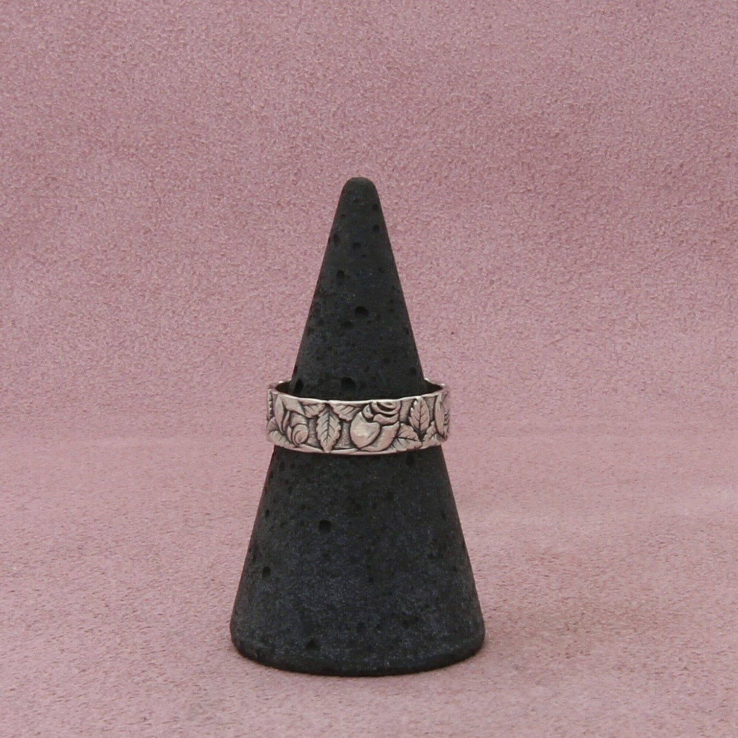 sterling silver vintage artisan crafted carved roses band ring size 7