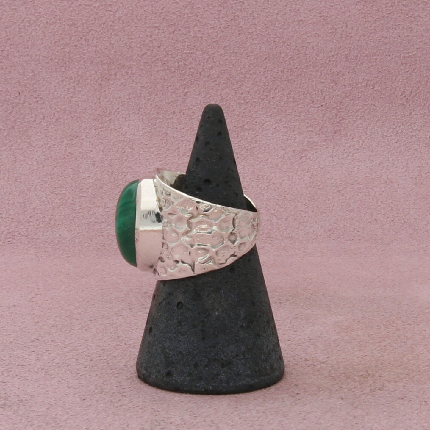 sajen sterling silver vintage hammered malachite cabochon ring size 6.75
