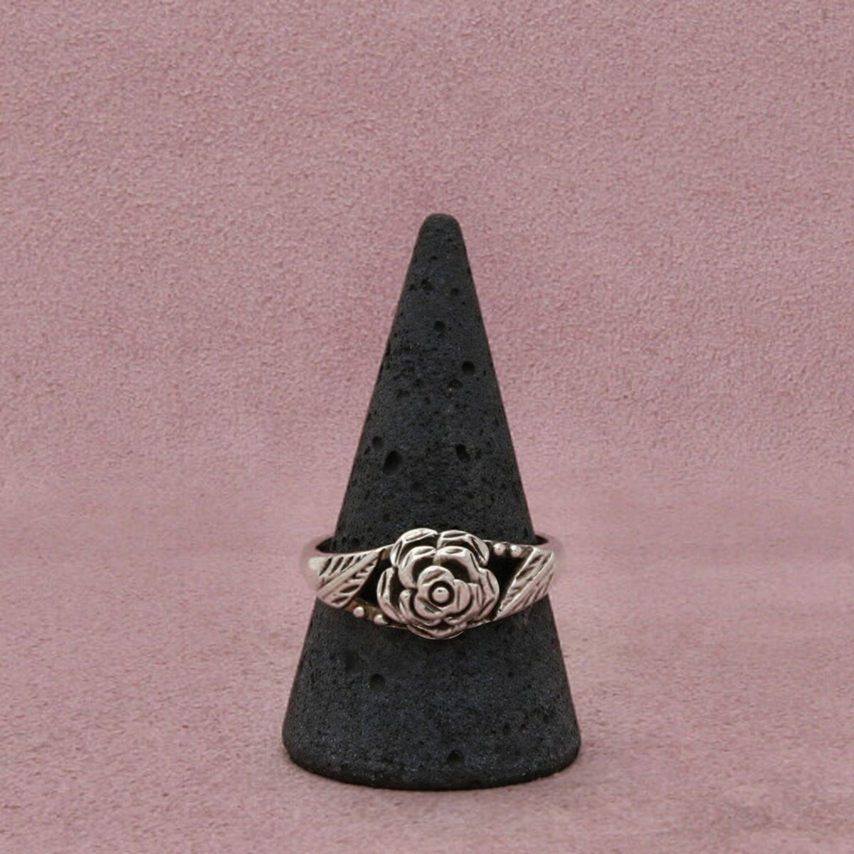 Sterling Silver Vintage Rose Rose Motif Leaf Shoulders Relief Detail Ring 11