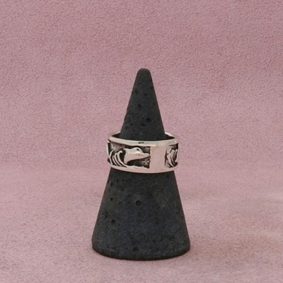Sterling Silver Vintage Dolphins Band Ring Size 5.75