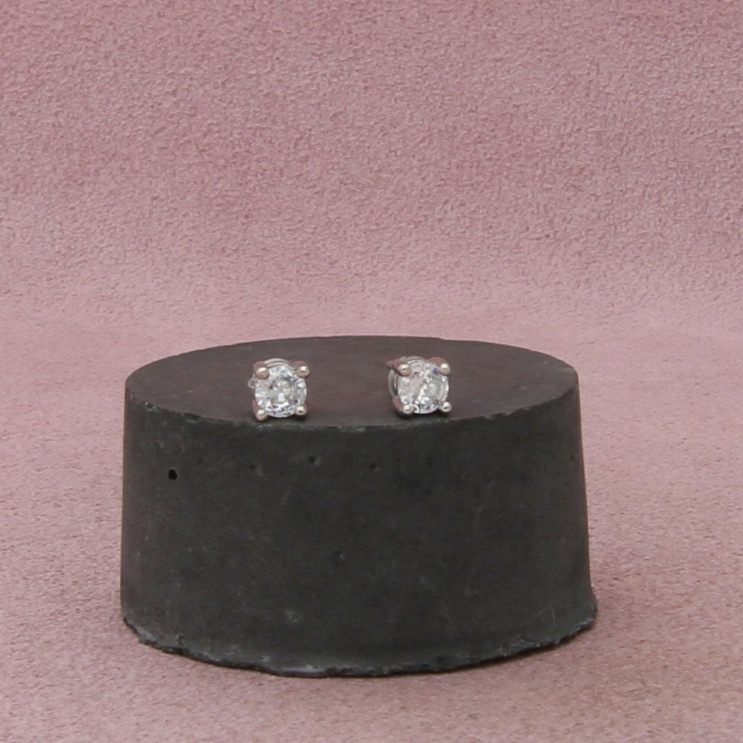 sterling silver round-cut cz stud earrings