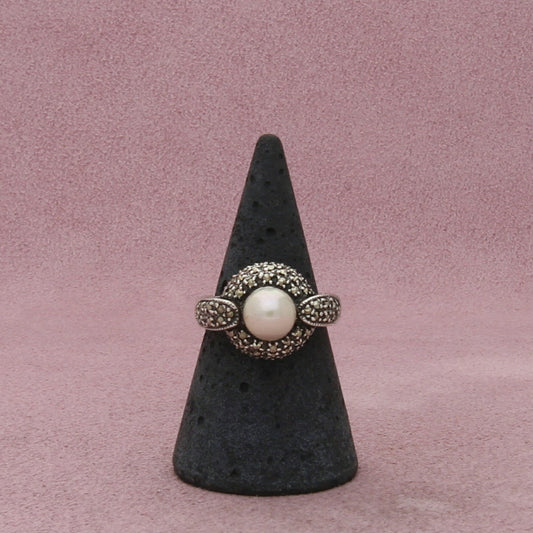 sterling silver marcasite studded pearl ring size 7