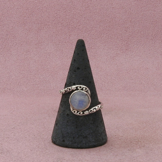 sterling silver moonstone cabochon ring size 9