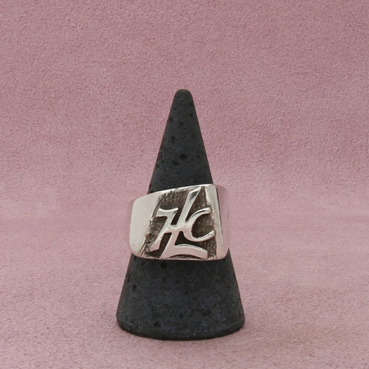 sterling silver vintage artisan made signet ring size 8.25