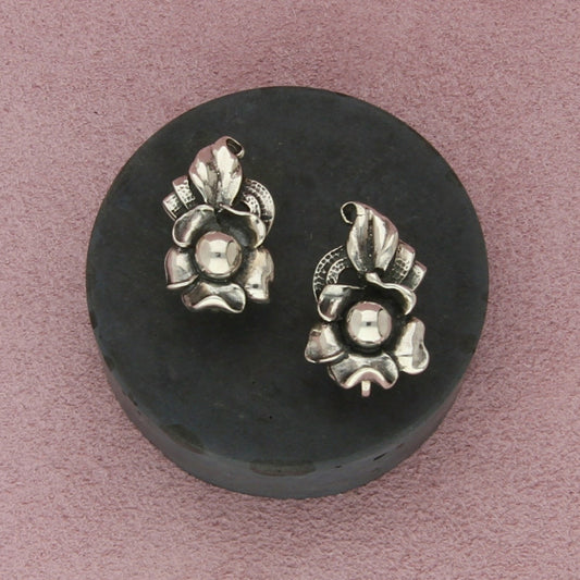 sterling silver vintage art nouveau flower screw-back earrings