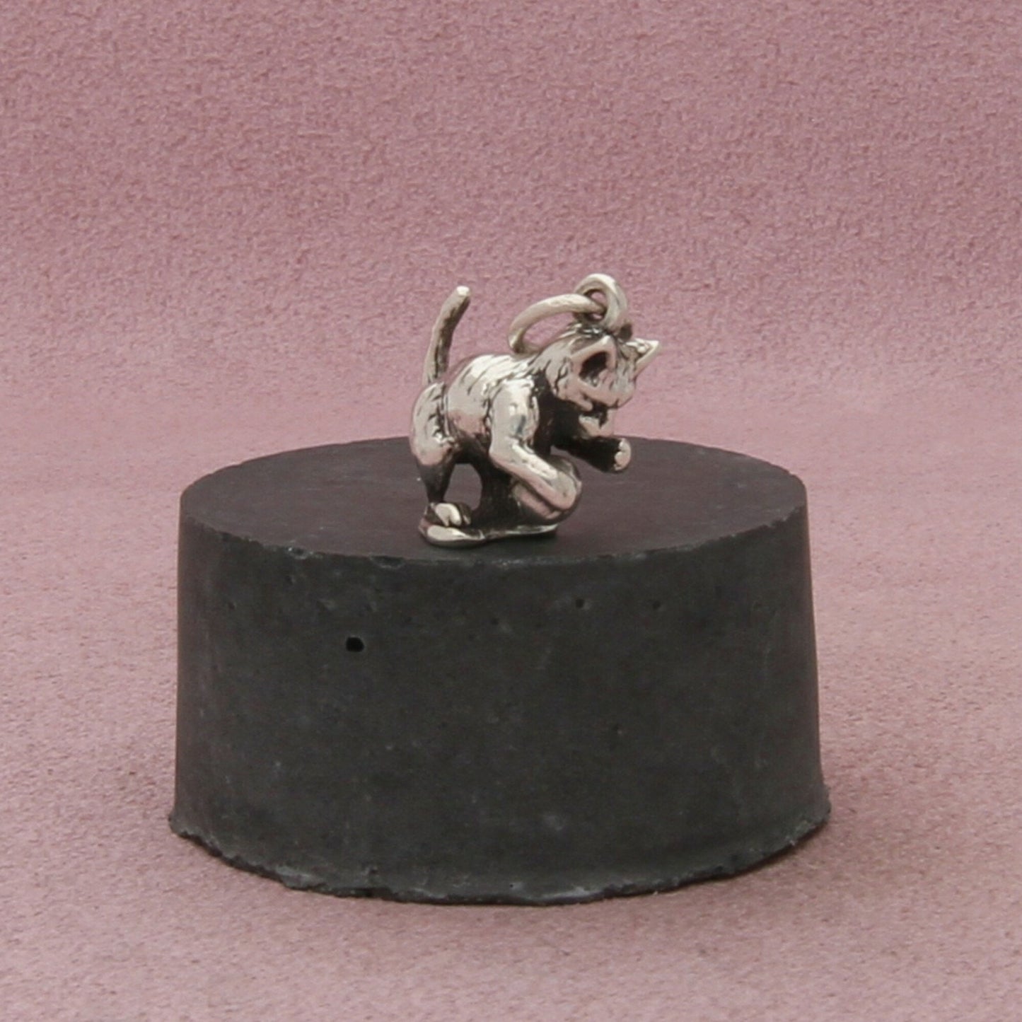 sterling silver vintage 3d kitten cat playing charm pendant