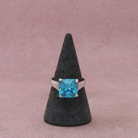 sterling silver blue cz solitaire ring size 7.75
