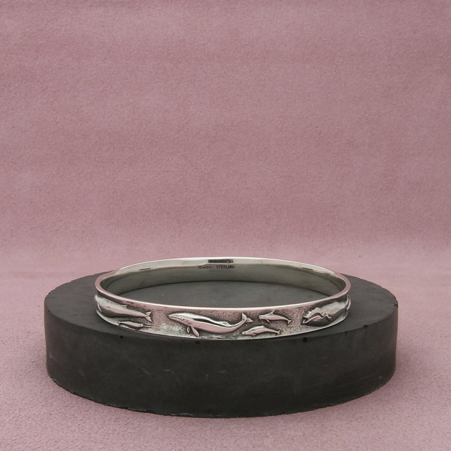 james avery sterling silver retired whale bangle bracelet size 7.75in