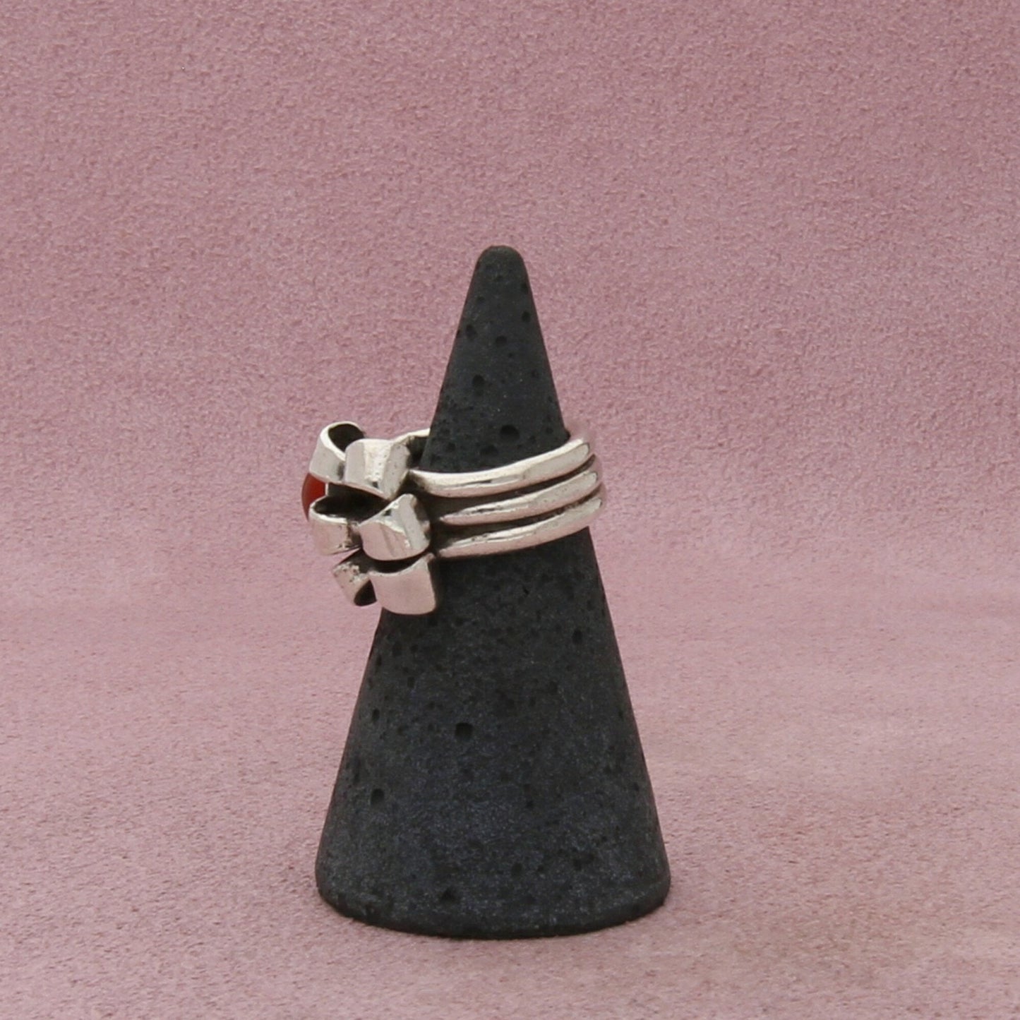 sterling silver vintage artisan crafted carnelian bow ring size 2.5
