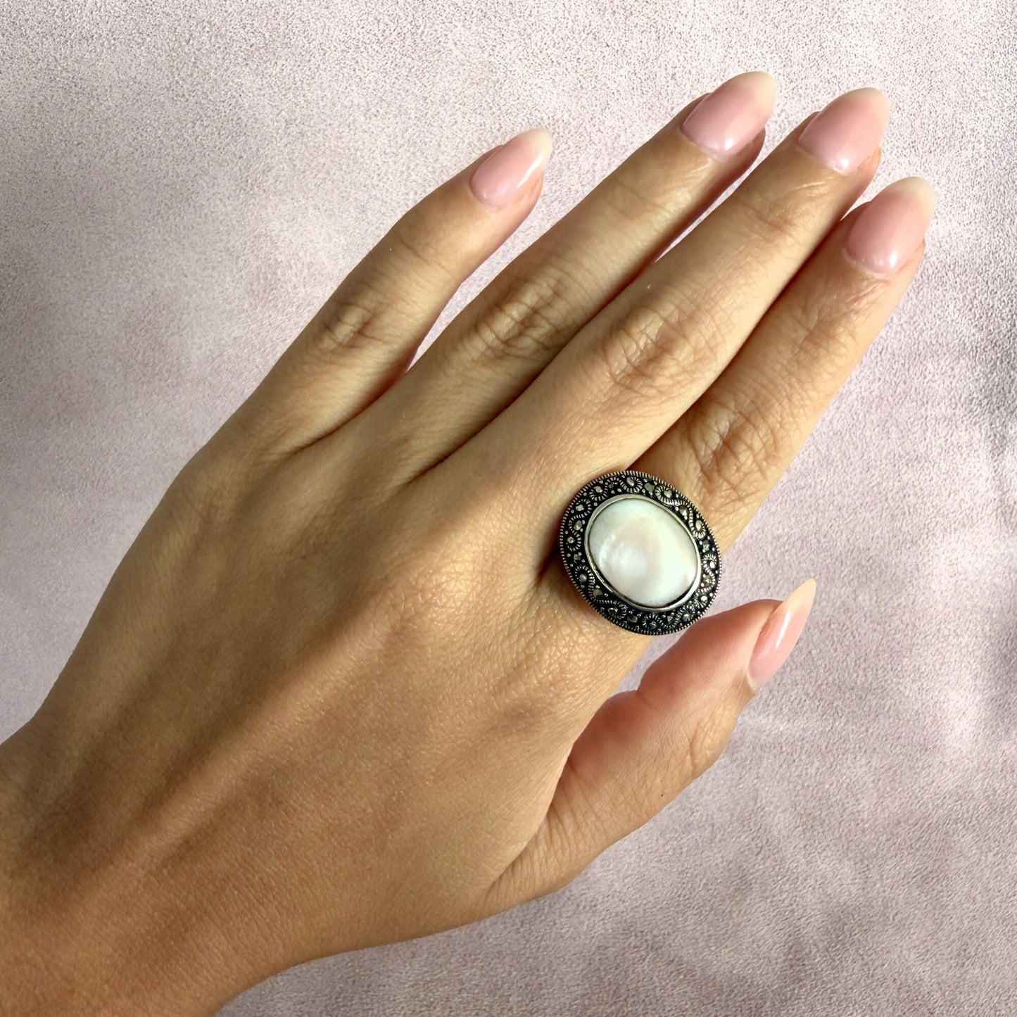 sterling silver marcasite studded mother of pearl ring size 7.75