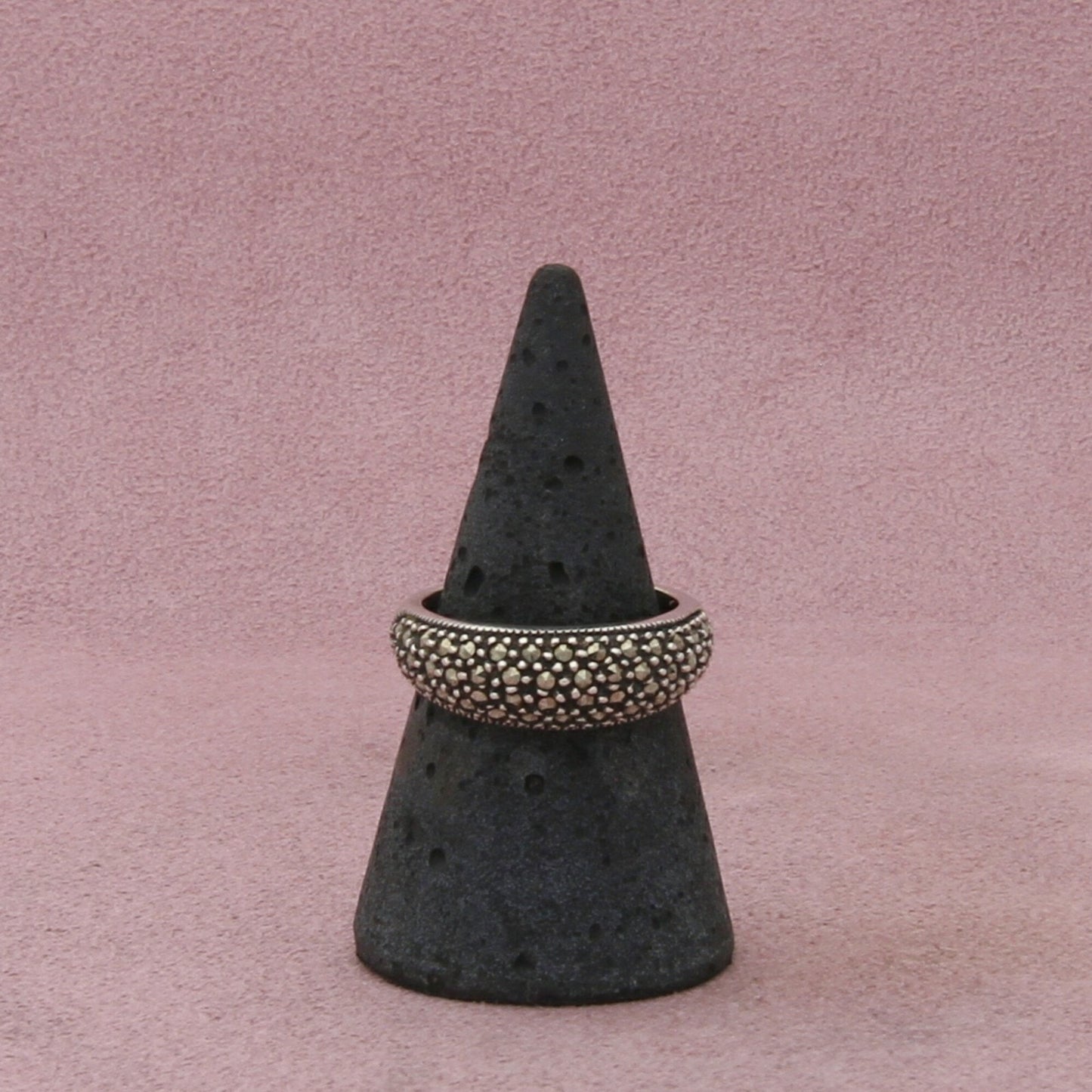sterling silver marcasite studded band ring size 7.5