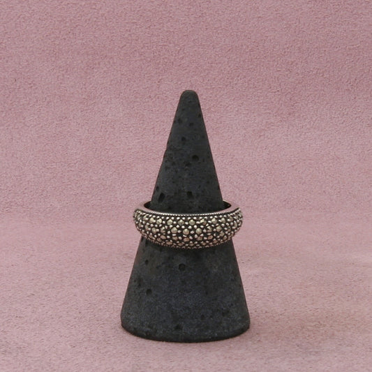 sterling silver marcasite studded band ring size 7.5