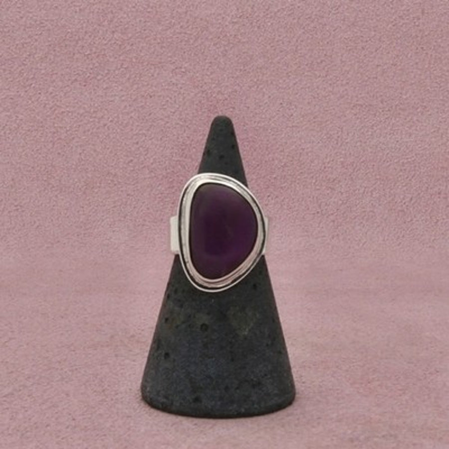 Sterling Silver Vintage Freeform Bezel Sugilite Artisan Made Ring Size 5.5