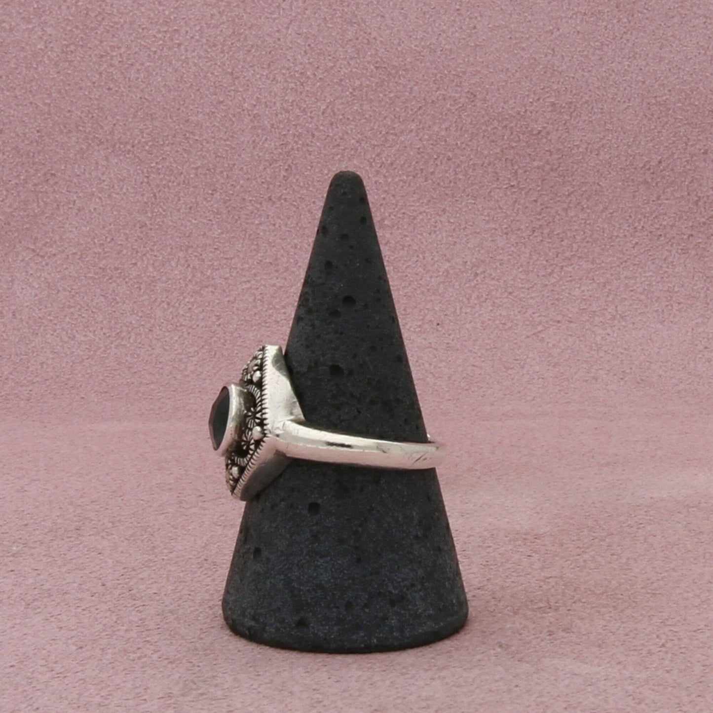 sterling silver marcasite studded blue cz ring size 9