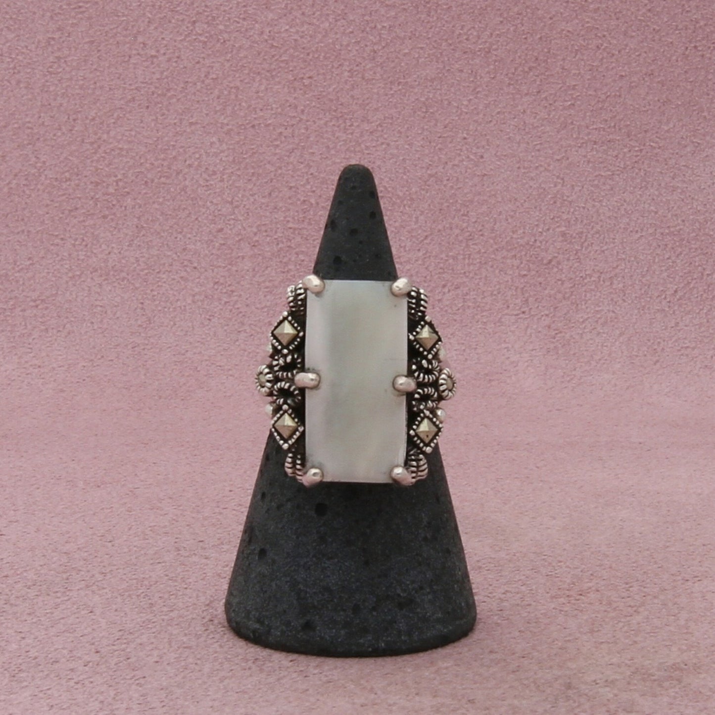 sterling silver marcasite studded mother of pearl ring size 6.5