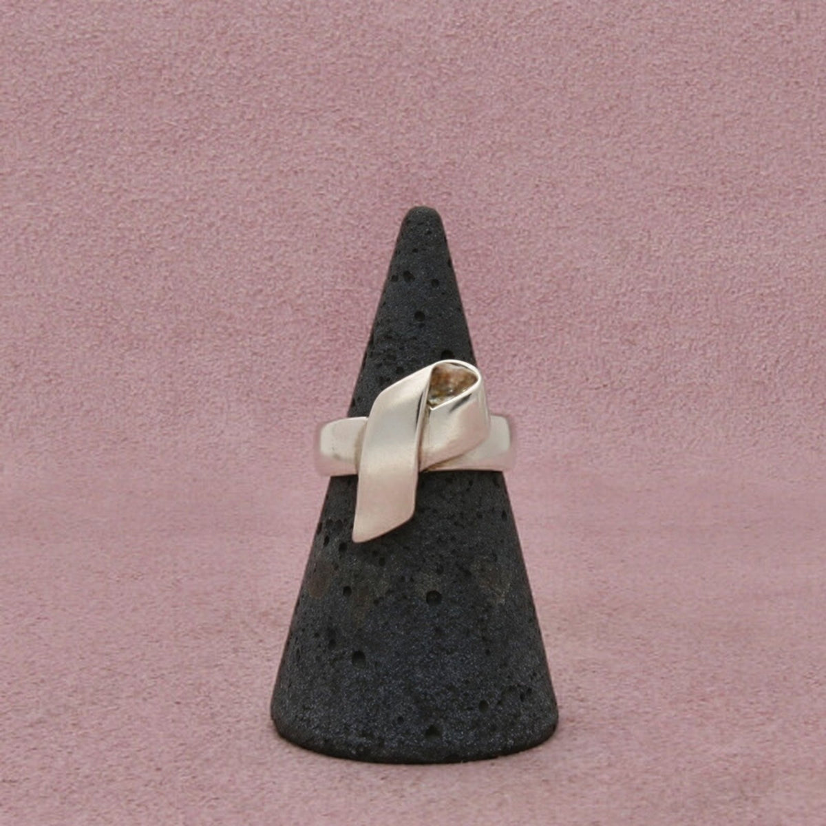 Sterling Silver Vintage Awareness Ribbon Polished Band Ring Size 6