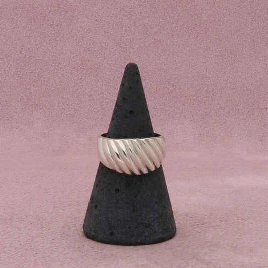 sterling silver vintage ribbed band ring size 6
