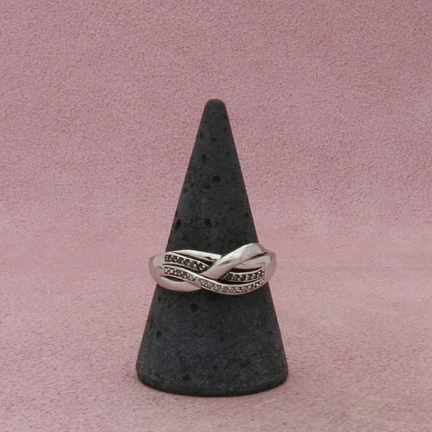 sterling silver black & white diamond crossover ring size 9