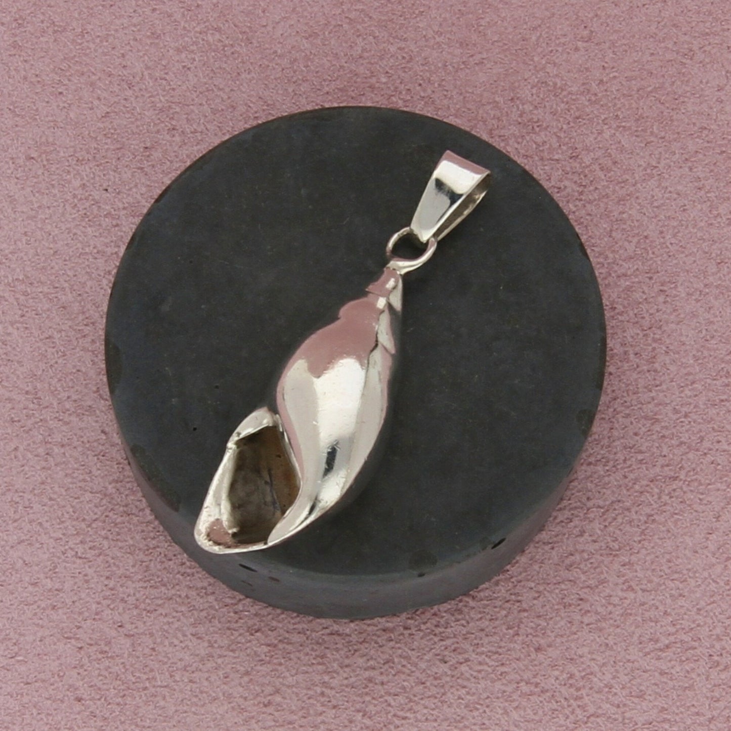 sterling silver vintage sea shell pendant
