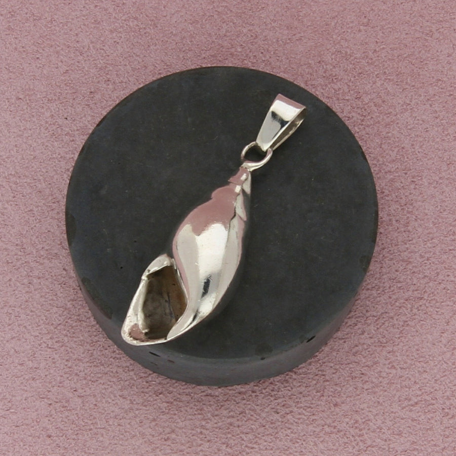 sterling silver vintage sea shell pendant
