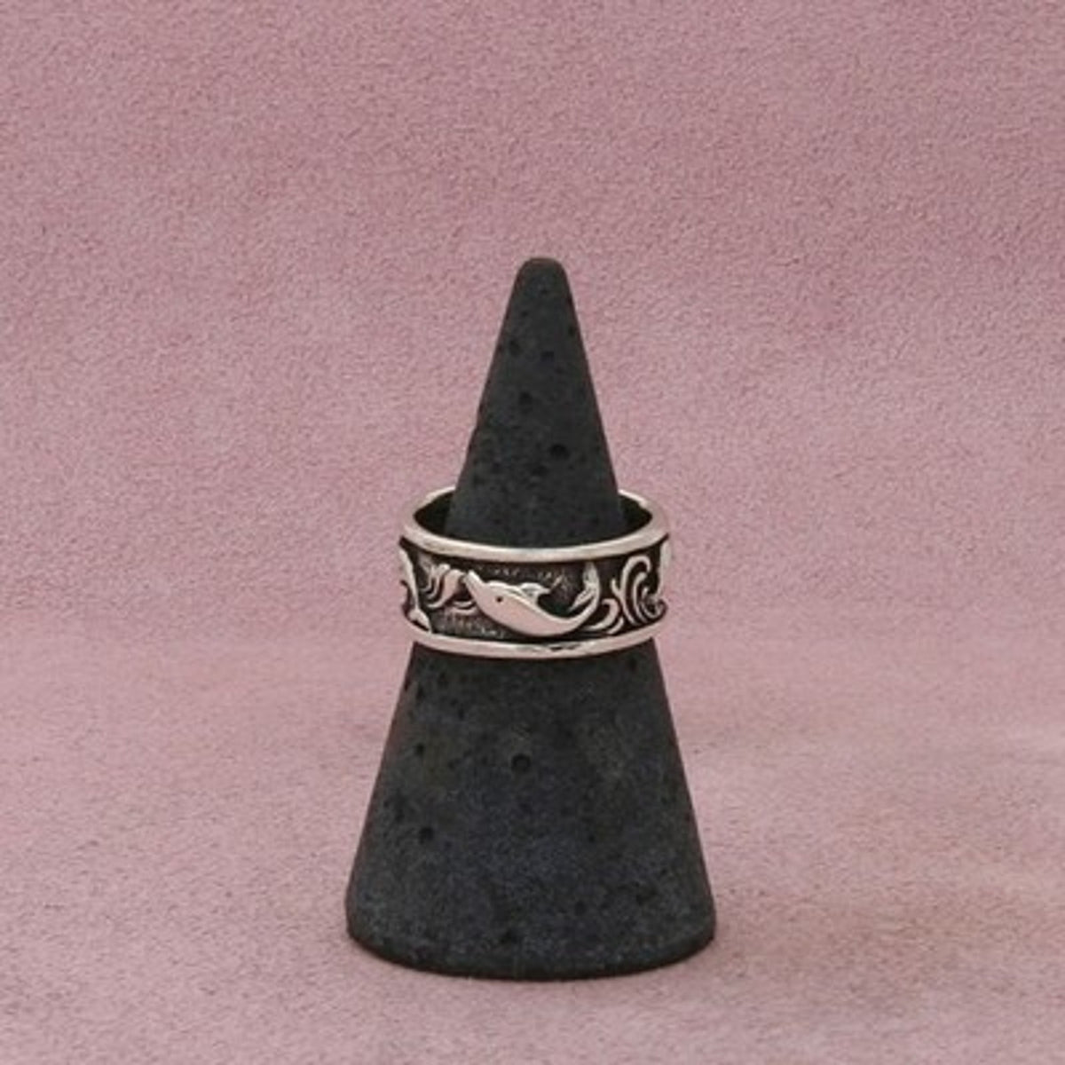 Sterling Silver Vintage Dolphins Band Ring Size 5.75