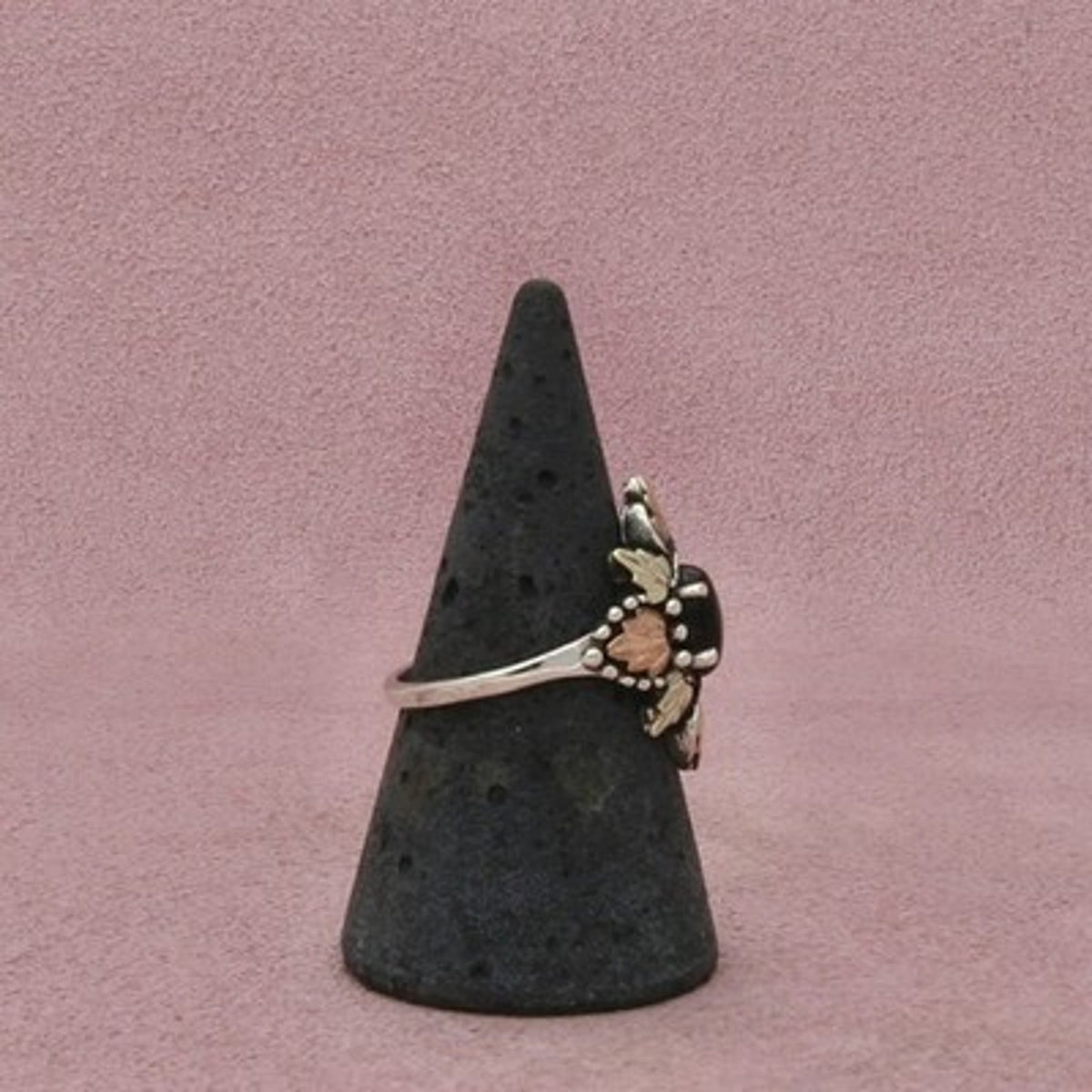 Black Hills Sterling Silver & 12K Gold Cabochon Black Onyx Leaves Ring Size 7.5