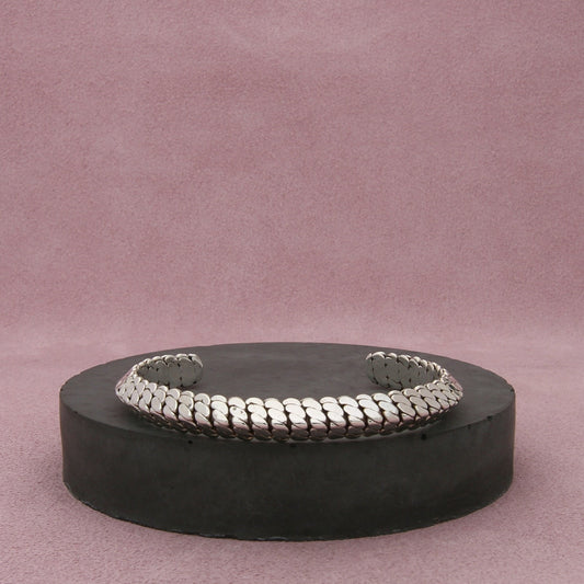 navajo sterling silver vintagee carinated cuff bracelet size 6.5in