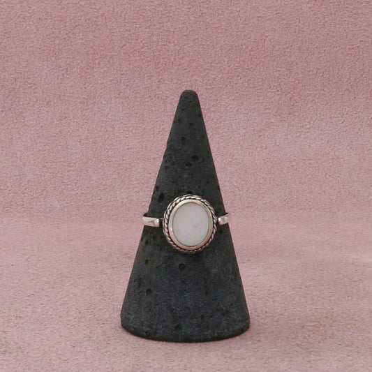 sterling silver braided mother of pearl ring size 7