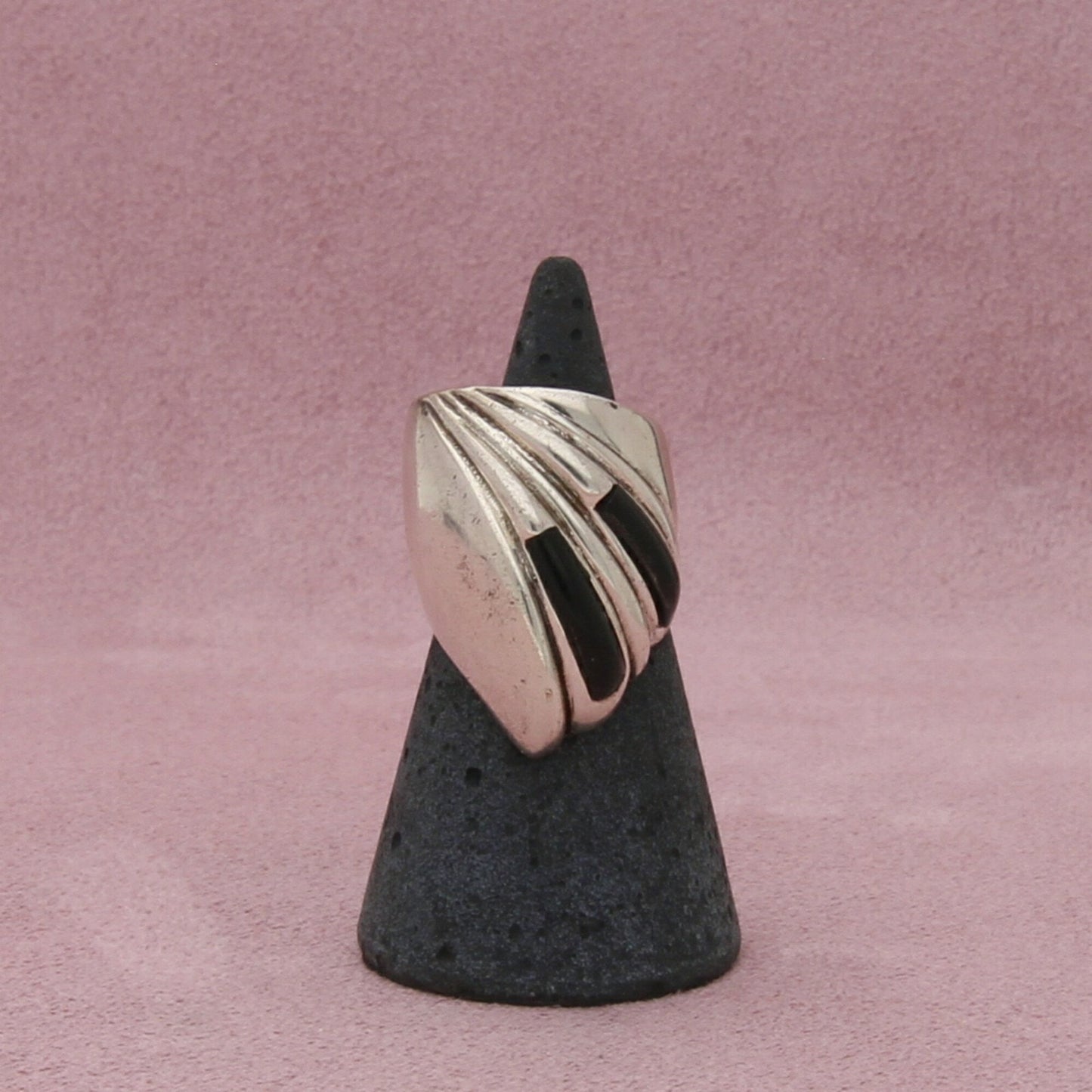 sterling silver vintage artisan crafted onyx scalloped ring size 4.75