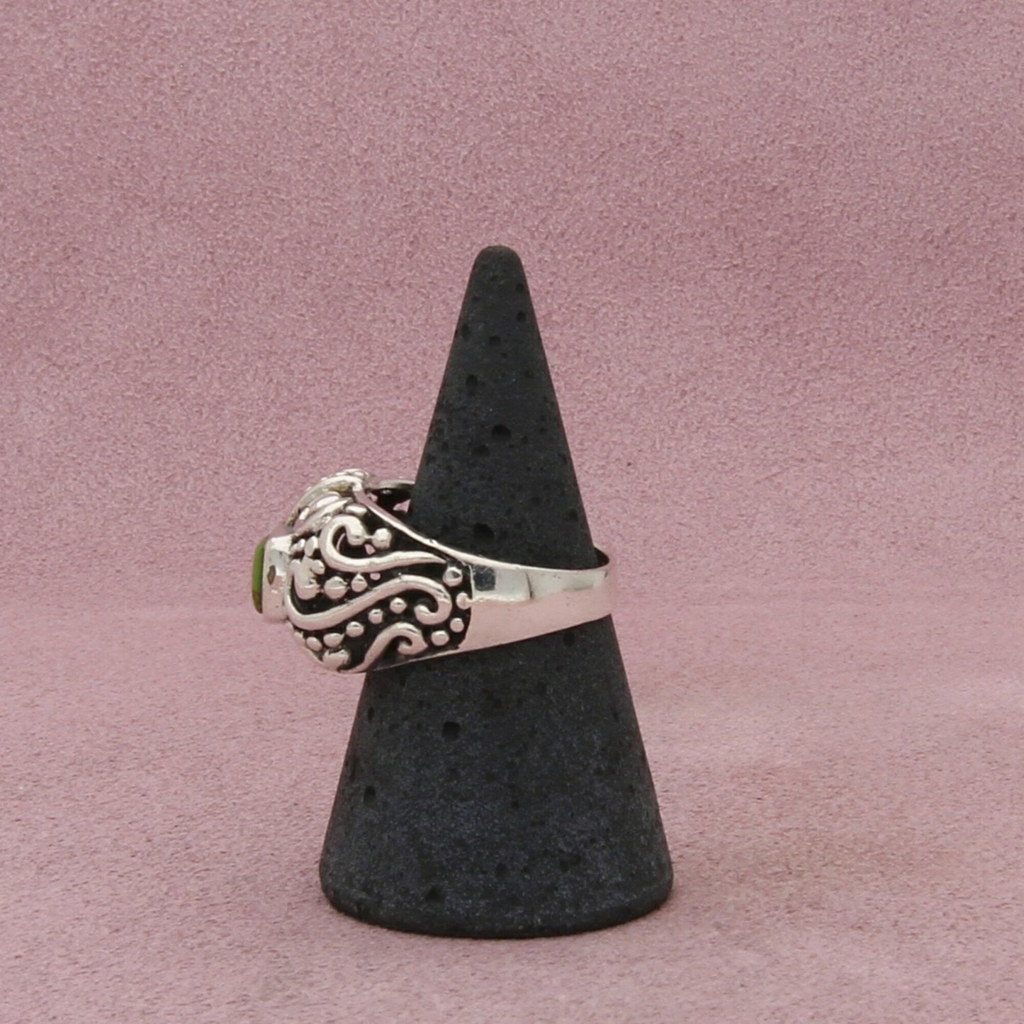 sterling silver chunky gaspeite scroll ring size 7.75