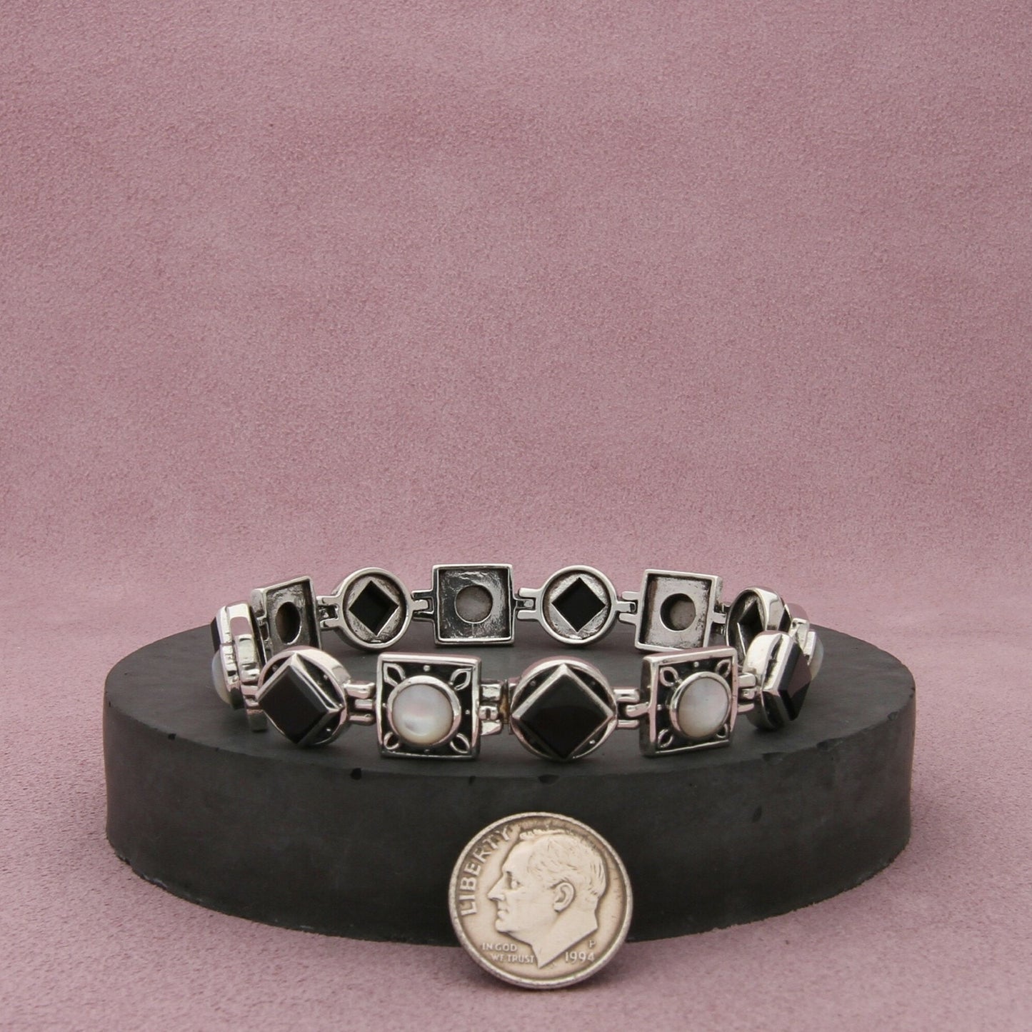 sterling silver onyx & mother of pearl bracelet size 7.25in