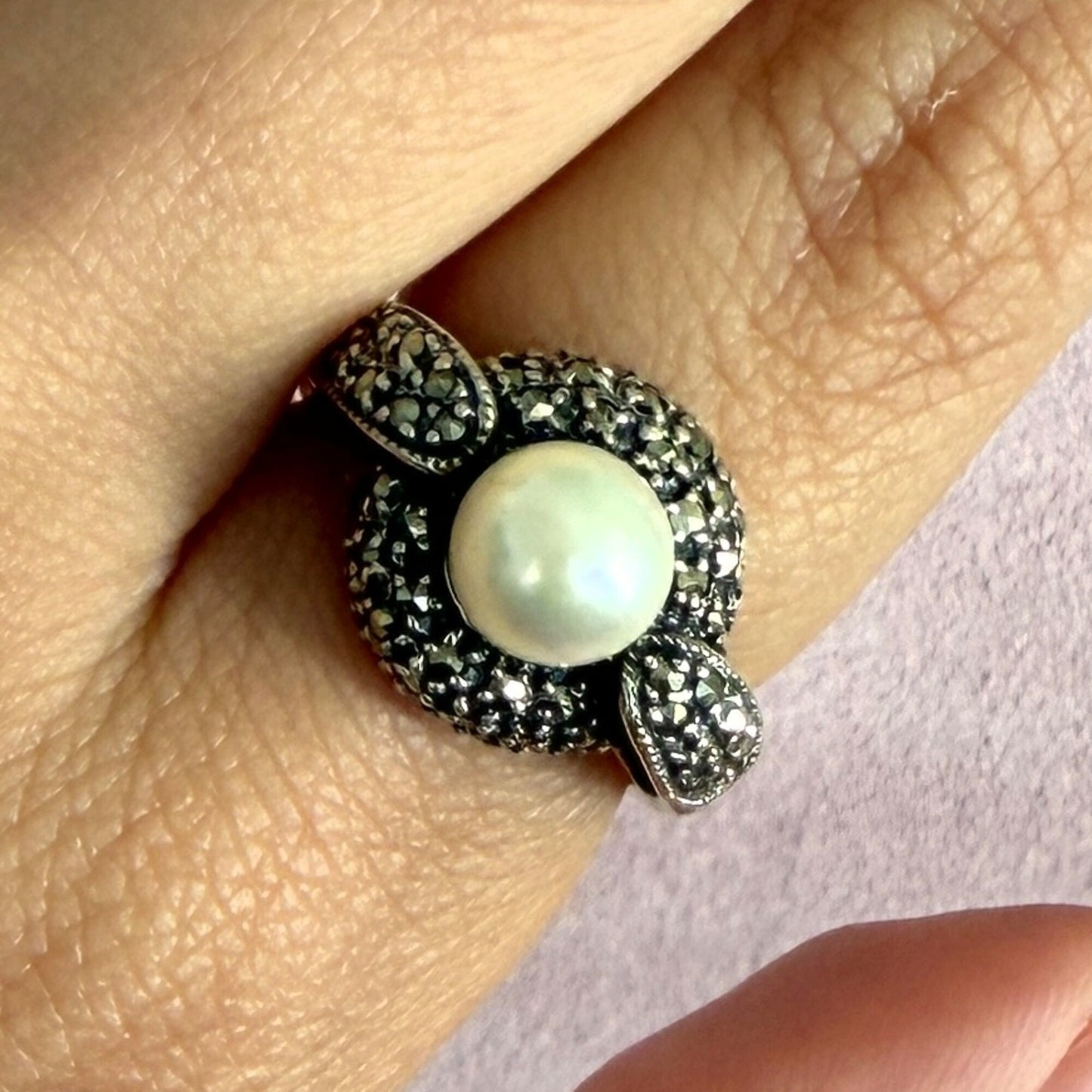 sterling silver marcasite studded pearl ring size 7