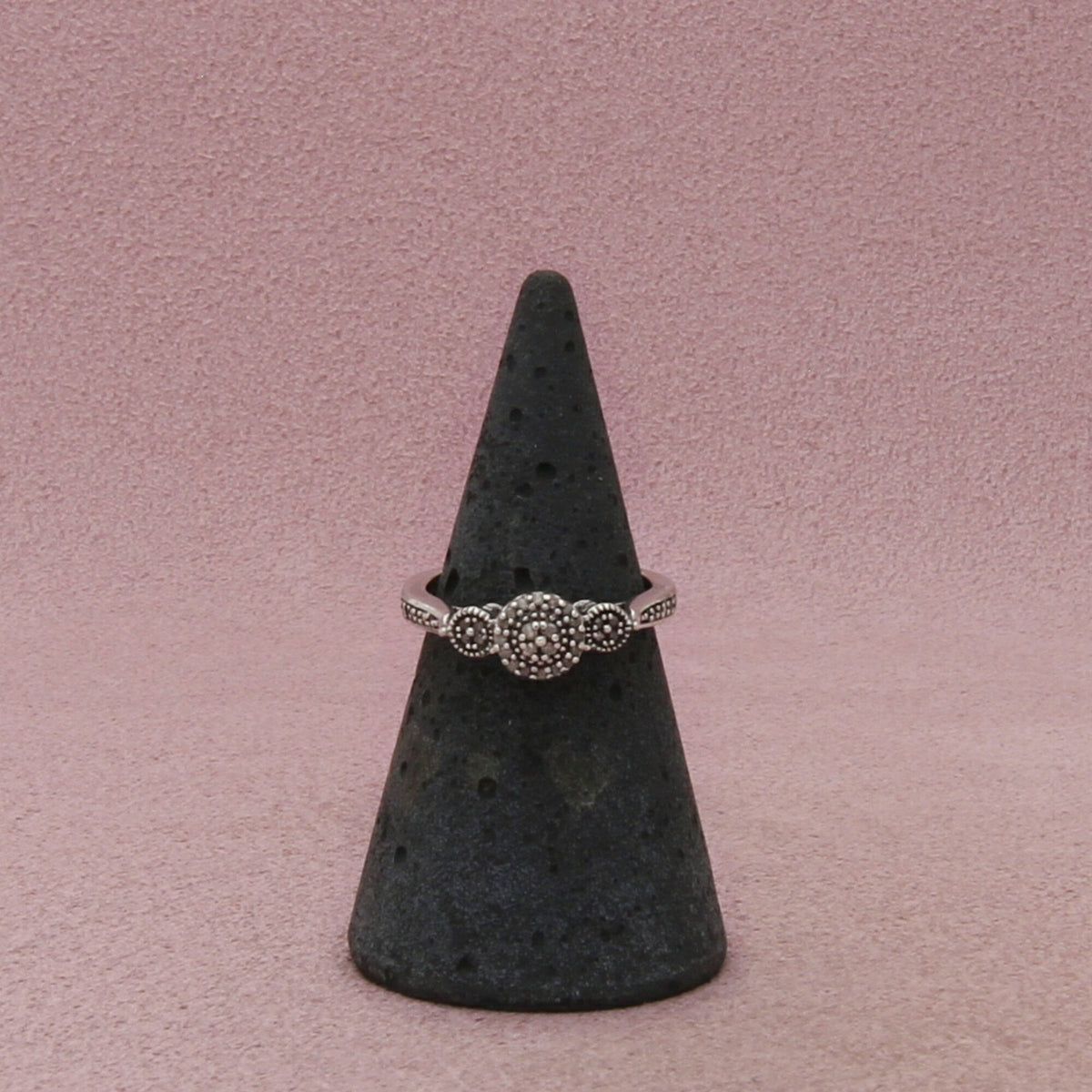 Zales Sterling Silver Diamond Three Round Motifs Milgrain Ring Size 4.75