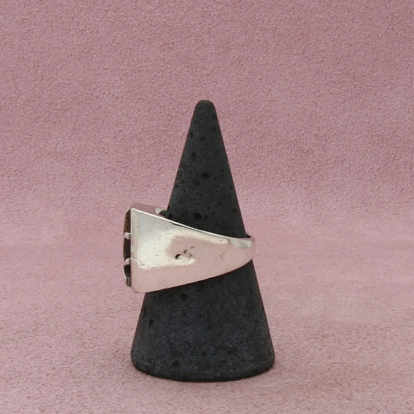 sterling silver vintage artisan made signet ring size 8.25