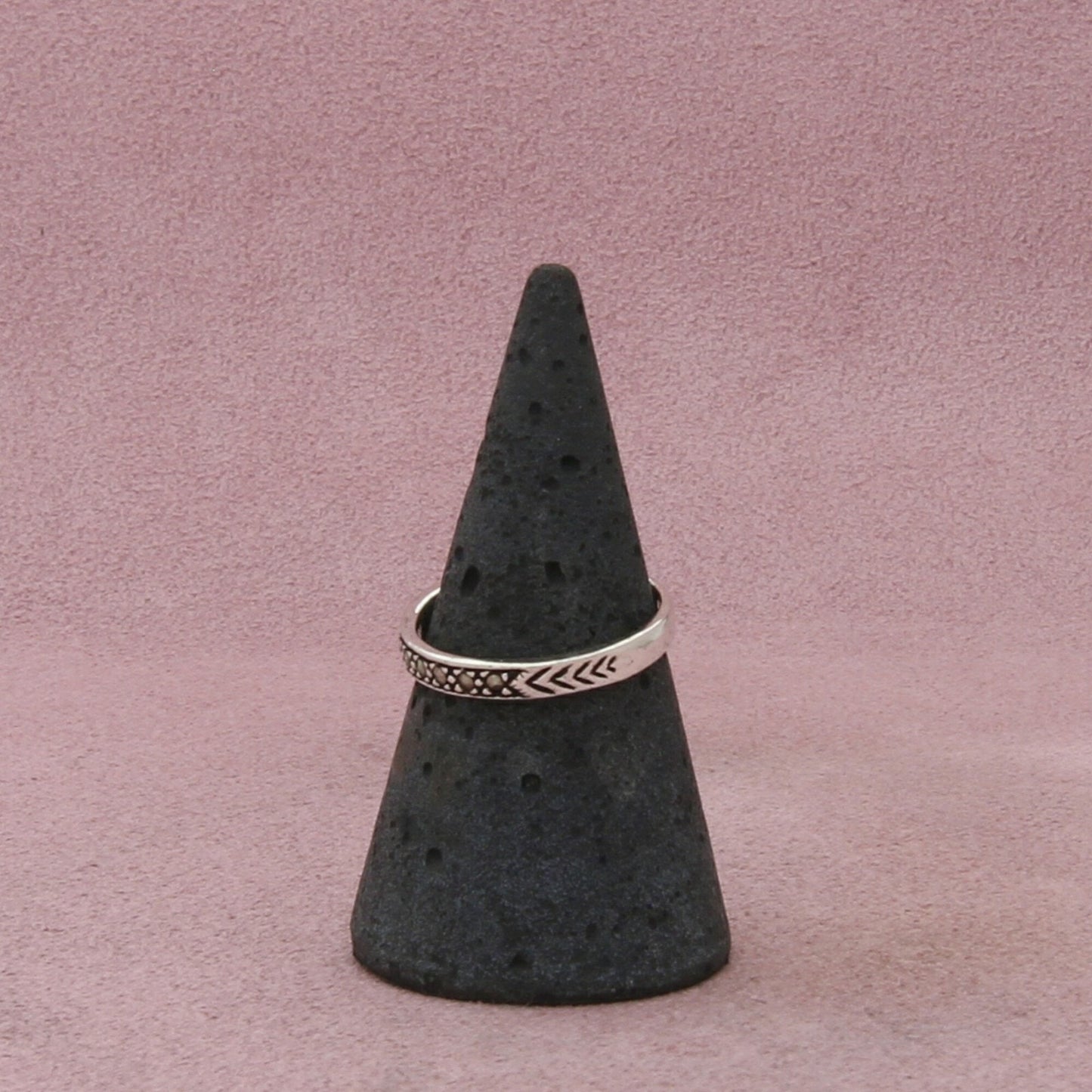 sterling silver marcasite studded band ring size 6.5