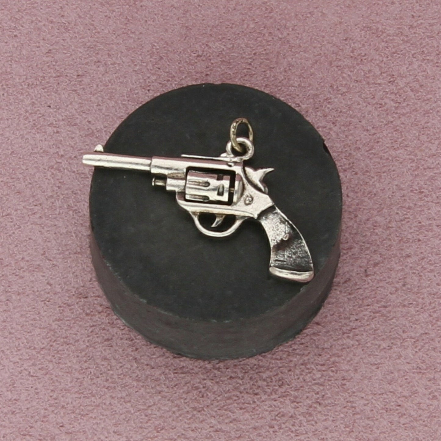 sterling silver vintage six-shooter revolver gun pistol (spins) charm pendant