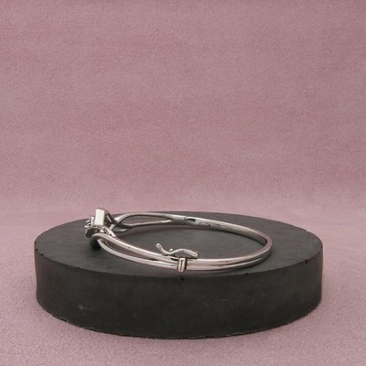 Kay Jewelers Sterling Silver Diamond Swirl Hinged Bangle Bracelet Size 6.75in